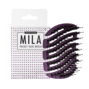 Mini szczotka Sister Young MILA Honey Plum obok opakowania, z widocznym włosiem i szpilkami.